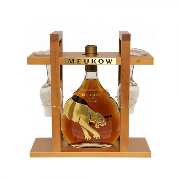 Meukow Cognac XO 70cl komplekts ar 2 glāzēm